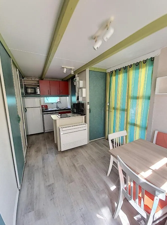 Avignon, Joli Chalet En Campagne Tres Proche De La Ville 0*, Avignon France